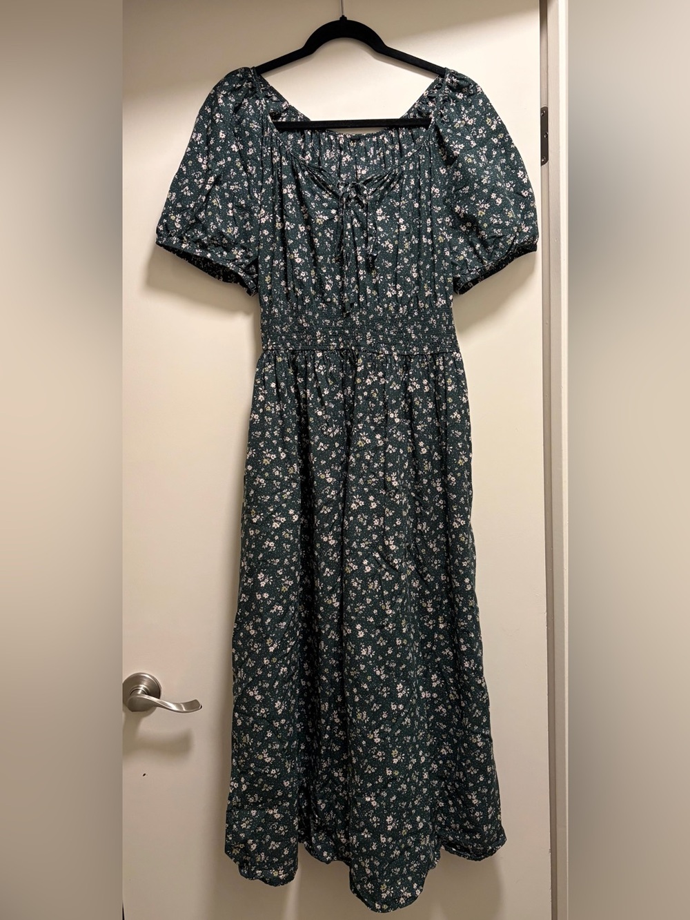 Uniqlo Volume Sleeve Dress